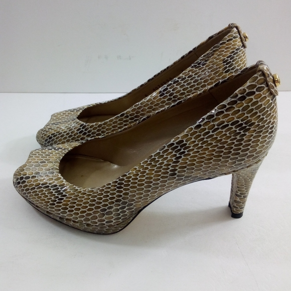Stuart Weitzman Women 7 Snake Print Leather Yellow Spanish Pumps - Picture 3 of 8